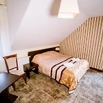 Séjour chez l'habitant Aldian Goscinne *