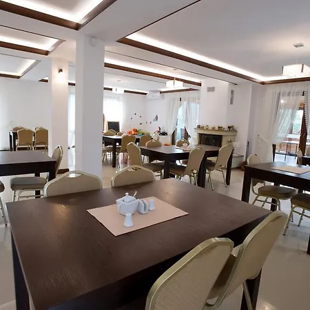 Aldian Pokoje Goscinne Щирк